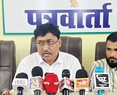 ठेकेदार के लगाए आरोप झूठे -अजय सिंह