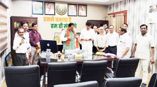 इलेक्ट्रो होम्योपैथिक चिकित्सकों  ने स्वास्थ्य मंत्री से की मुलाकात