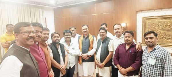 जीवनदीप समिति के सदस्यों ने स्वास्थ्य मंत्री से की मुलाकात