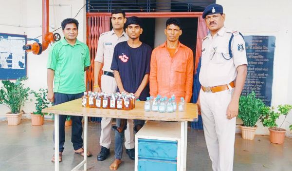 शराब संग आरोपी पकड़ाया