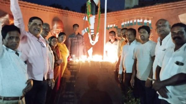 कारगिल विजय दिवस पर कांग्रेसियों ने दी शहीदों  को श्रद्धांजलि