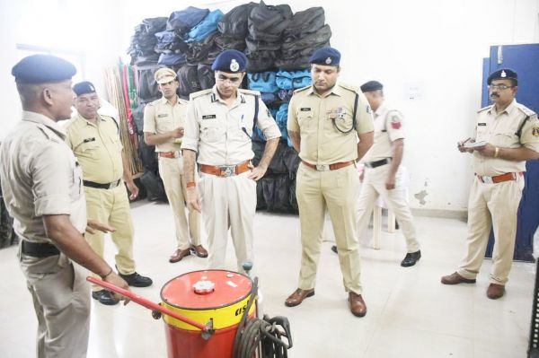आईजी ने दूसरे दिन किया रक्षित केंद्र का निरीक्षण