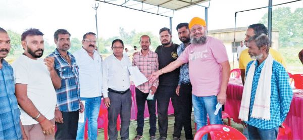 जन समस्या निवारण शिविर में पूर्व पालिका उपाध्यक्ष ने सौंपे मांग पत्र