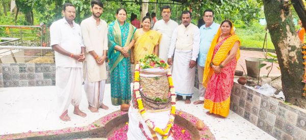 पूर्व विधायक ने कोटेश्वर महादेव का किया जलाभिषेक