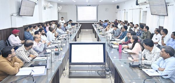 डायरिया, मलेरिया, डेंगू बीमारियों के मरीजों की समीक्षा  