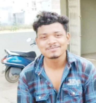 डिलीवरी ब्वॉय की जेसीबी से टकराने से मौत