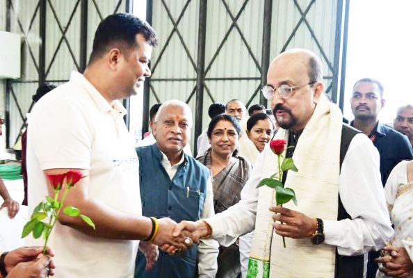 विधायक ने नव नियुक्त राज्यपाल  रामेन डेका से मुलाकात कर दी बधाई 