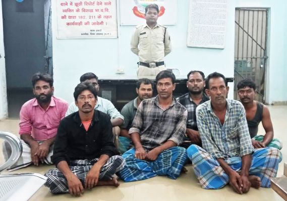 संदिग्ध फेरी कबाड़ी वालों पर कार्रवाई