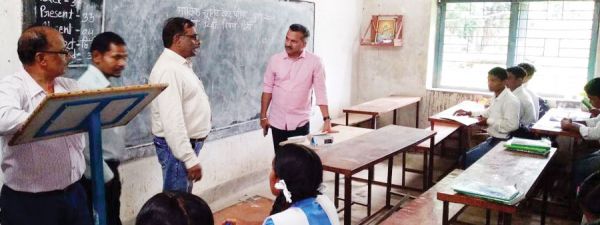 भोजन की गुणवत्ता संतोषजनक नहीं मिलने पर हॉस्टल अधीक्षक को कारण बताओ नोटिस