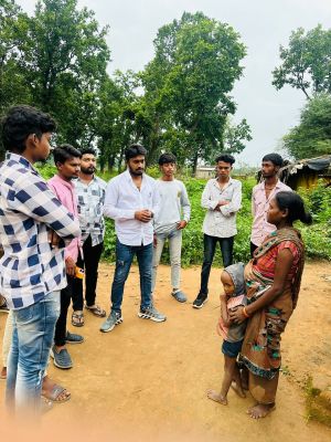 एनएसयूआई ने मृत कमार छात्रा के परिजनों से की मुलाकात