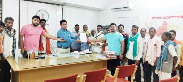 सैकड़ों किसानों को नहीं मिला क्षतिपूर्ति और बीमा राशि-आनंद सिंह 