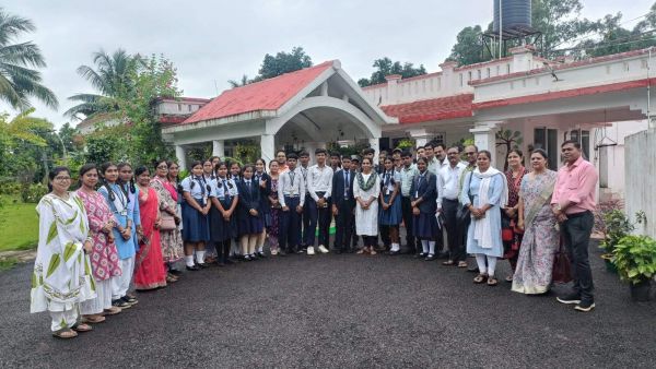 विद्यार्थियों से रू-ब-रू हो कलेक्टर बोलीं, सपने ऐसे हों जो रात को सोने ना दे