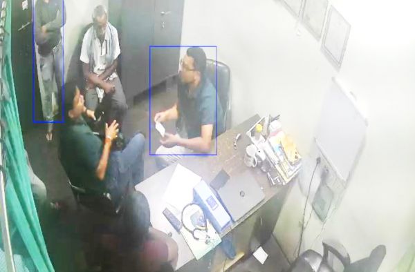 कोरबा में भाजपा नेता और अस्पताल स्टाफ के बीच मारपीट, पैसे लेकर ऑपरेशन नहीं करने का विवाद