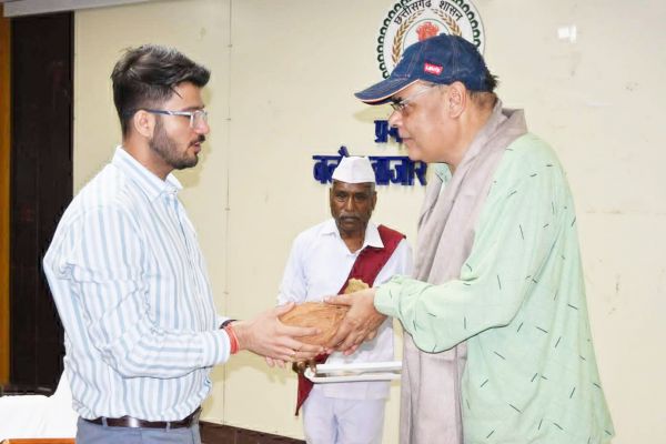 जिला खाद्य अफसर विमल दुबे की विदाई