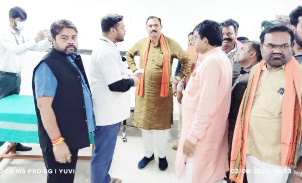 स्वास्थ्य मंत्री ने किया सीएचसी का निरीक्षण