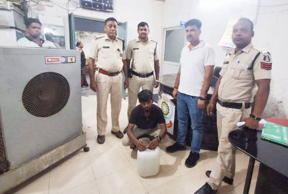 अलग-अलग मामले में महिला समेत 4 आरोपी गिरफ्तार