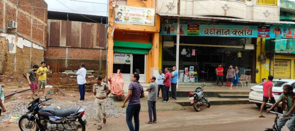 कारोबारी की दुकान से लाखों के जेवर चोरी