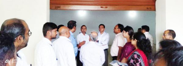 ओडिशा सरकार के सहकारिता सचिव ने किया धान  खरीदी केन्द्र का निरीक्षण