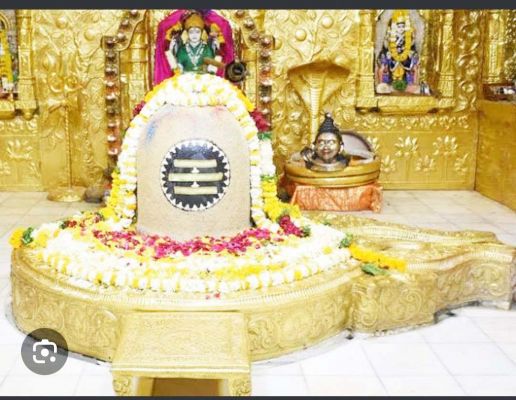 श्री राधा कृष्ण मंदिर में  जलाभिषेक सोमवार को