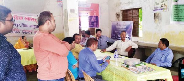 जन समस्या निवारण शिविर में संयुक्त संचालक का दौरा