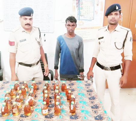 अवैध शराब बिक्री, कोचिया गिरफ्तार