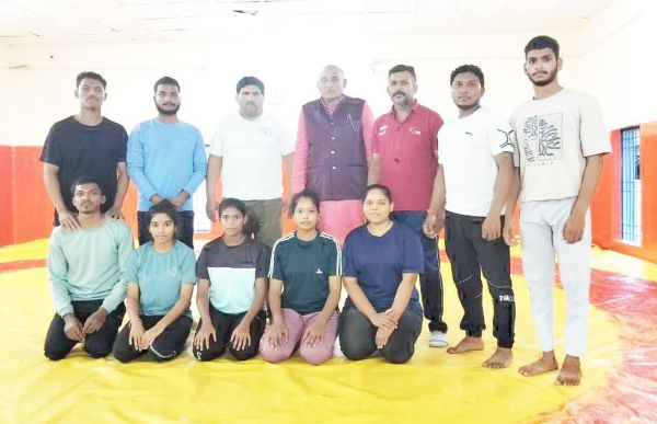 कुश्ती में धमतरी के 5 खिलाडिय़ों को गोल्ड 