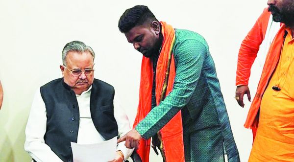 विस अध्यक्ष रमन से प्रतिमा निर्माण की मांग