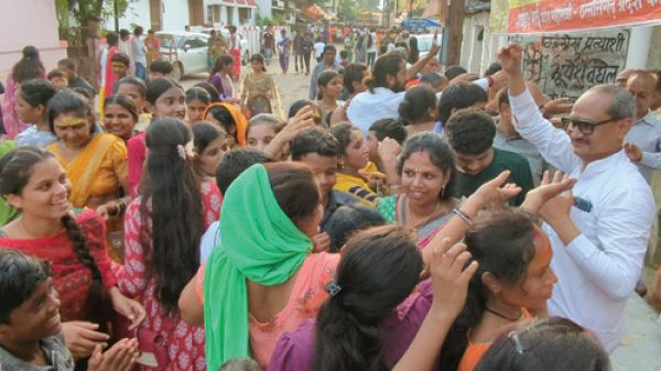 कांग्रेस ने किया चंद्रमौलेश्वर पालकी का स्वागत