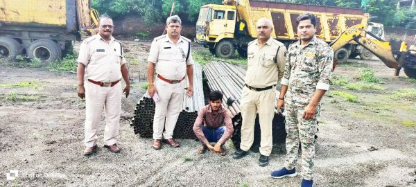 लाखों के पाइप की अफरा-तफरी 