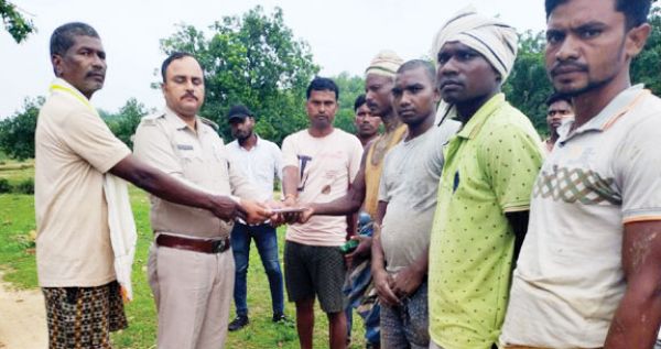 हाथी ने युवक को कुचलकर मार डाला