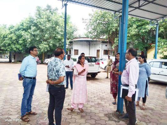 कन्या स्कूल कुरूद का होगा कायाकल्प, कलेक्टर ने किया निरीक्षण