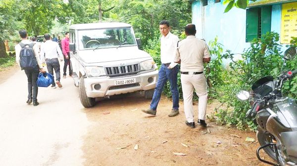 एसीबी ने घूस लेते पटवारी को पकड़ा