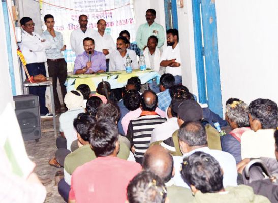 बच्चों की बेहतर शिक्षा के लिए पालक भी हों जागरूक- कलेक्टर