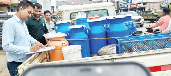 मिठाई दुकानों का निरीक्षण, सैंपल लिए