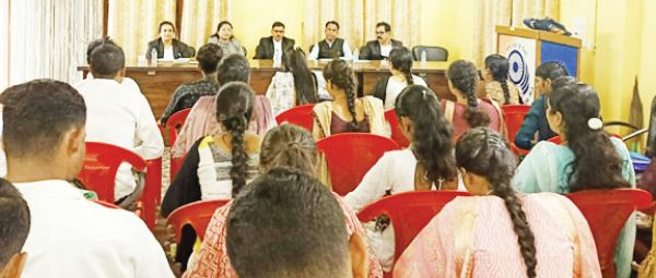 पैरालीगल वालिंटियर्स की कार्यशाला