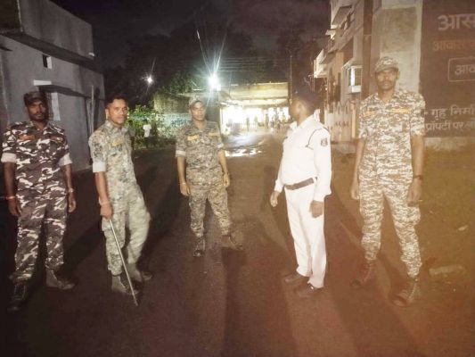 जवानों ने चिखली चौकी क्षेत्र में की पैदल पेट्रोलिंग