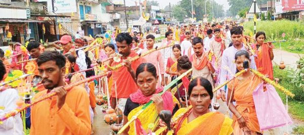 नान तुर्रा रामगढ़ से जल भरकर कैलाश गुफा के लिए 500 कांवरिये रवाना