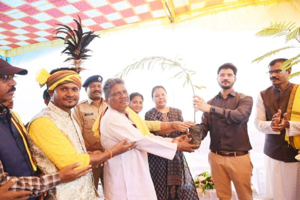 हर्षोल्लास के साथ मनाया विश्व आदिवासी दिवस