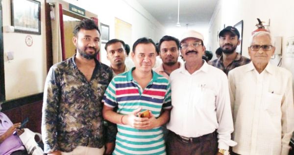 तालाब के पानी निकासी की मांग, कलेक्टर से गुहार