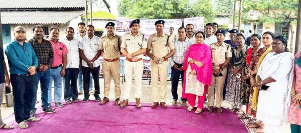  स्कूली बच्चों को यातायात, साइबर फ्रॉड व महिला सुरक्षा पर दी जानकारी