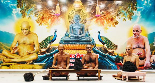 दिगंबर जैन समाज ने मनाया 21वां दीक्षा दिवस