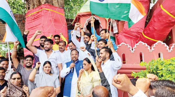 रामानुजगंज के तिरंगा रैली में शामिल हुए कृषि मंत्री