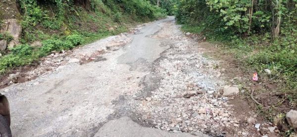 बचेली से नकुलनार मार्ग खस्ताहाल, आवागमन मुश्किल