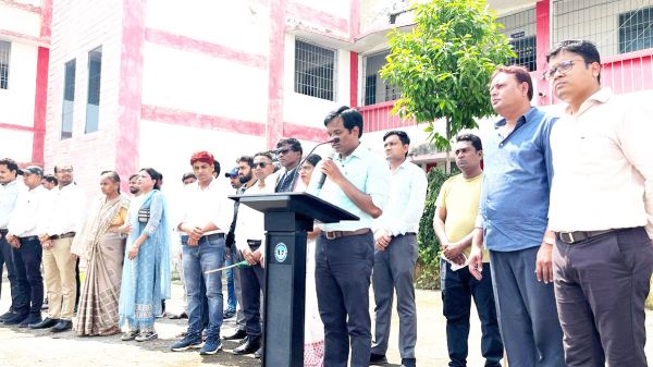 कलेक्टर ने विद्यार्थियों को  दिलाई नशा मुक्ति की शपथ