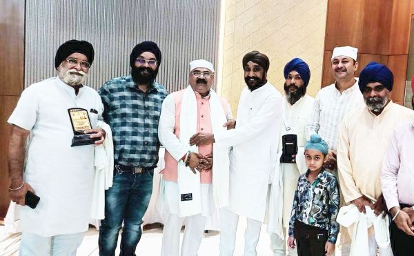 एनएसयूआई ने सीएम व उच्च शिक्षा मंत्री के नाम एसडीएम को सौंपा ज्ञापन