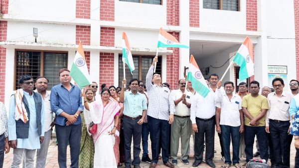 इंटर्न डॉक्टरों का दूसरे  दिन भी प्रदर्शन जारी