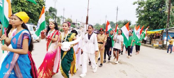 स्वतंत्रता दौड़ में जनप्रतिनिधि, छात्र-छात्राएं एवं अधिकारी-कर्मचारी हुए शामिल