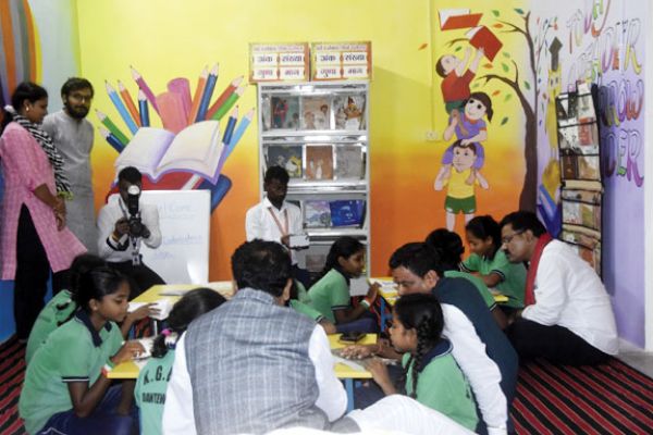 उप मुख्यमंत्री ने बाल मित्र का लिया जायजा