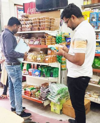 होटलों-दुकानों का निरीक्षण 55 सैंपल को भेजा लैब