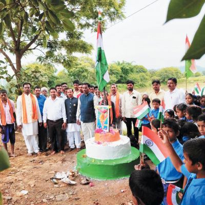 अमृत सरोवर में हर्षोल्लास के साथ मनाया स्वतंत्रता दिवस